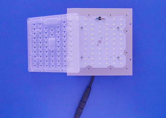 Купить степень 130-140LM/W модуля 80x150 объектива массива ПК 64LEDs 50W Производство в сети